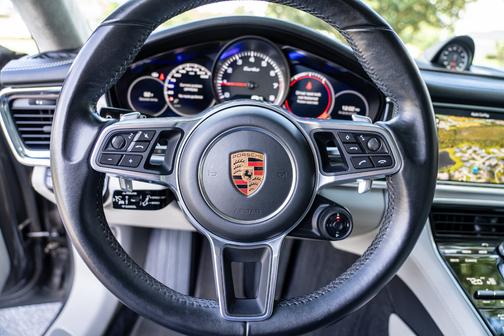 2017 Porsche Panamera Panamera Turbo