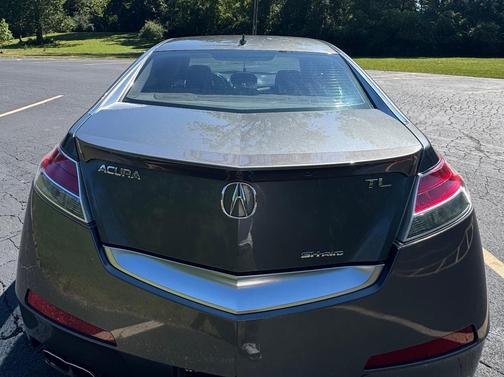 Gray 2009 Acura TL Technology