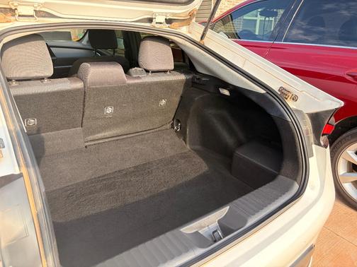White 2023 Toyota Prius LE