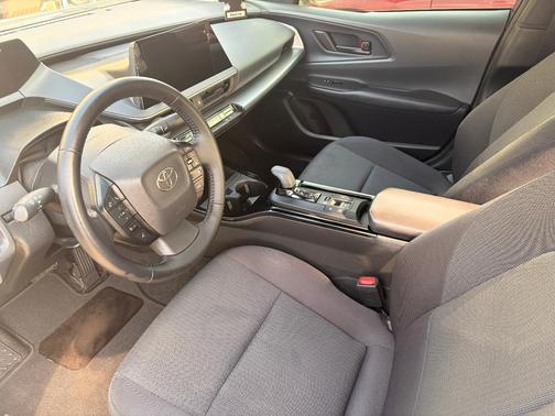 White 2023 Toyota Prius LE