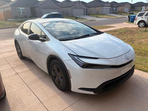 White 2023 Toyota Prius LE
