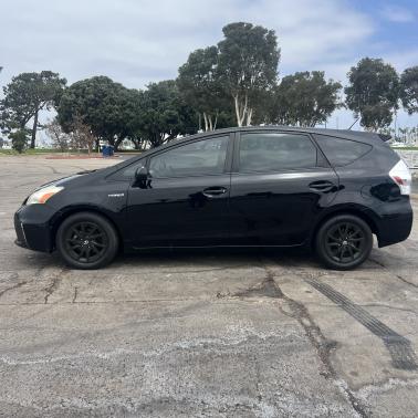 2014 Toyota Prius v Three