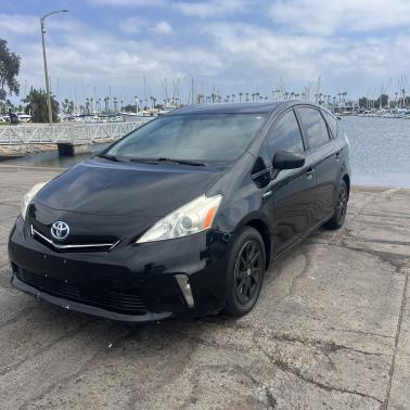 2014 Toyota Prius v Three