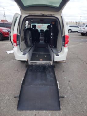 White 2011 Dodge Grand Caravan Express