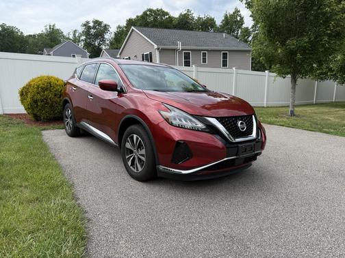 Red 2020 Nissan Murano SV