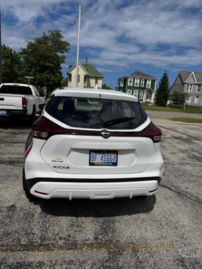 White 2023 Nissan Kicks S