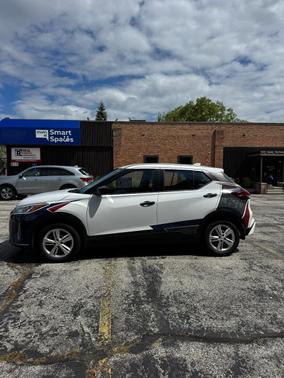 White 2023 Nissan Kicks S
