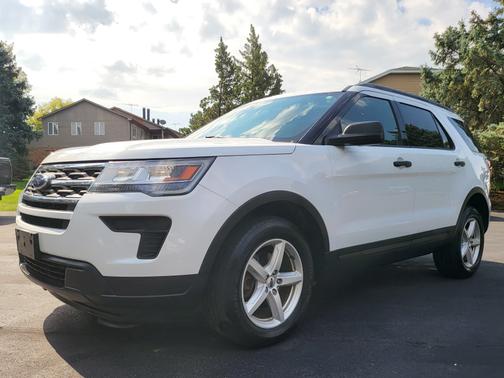 White 2018 Ford Explorer Base