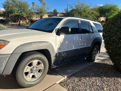 White 2003 Toyota 4Runner SR5 V8