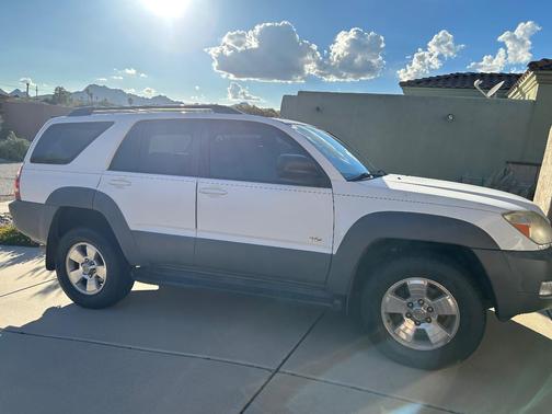 White 2003 Toyota 4Runner SR5 V8