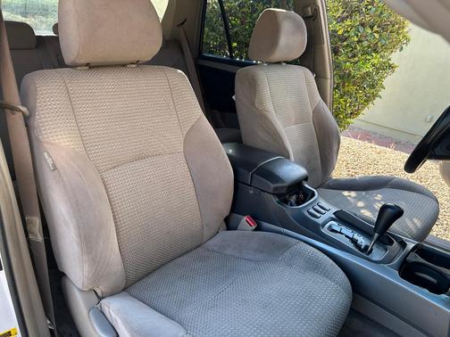 White 2003 Toyota 4Runner SR5 V8