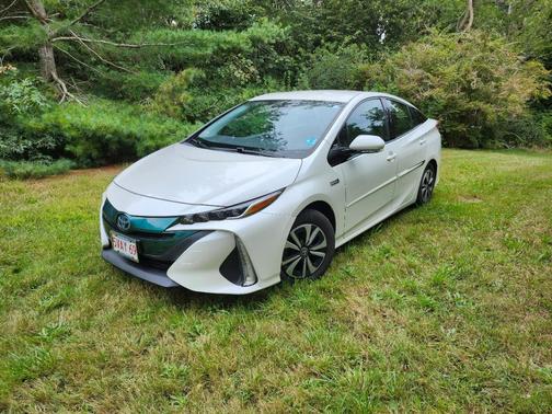 White 2018 Toyota Prius Prime Premium
