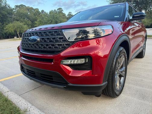 Red 2022 Ford Explorer XLT