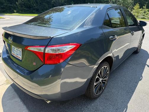 Blue 2016 Toyota Corolla S