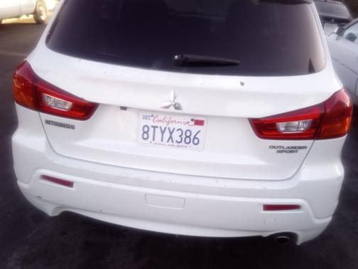 White 2011 Mitsubishi Outlander Sport SE