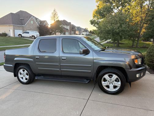 Gray 2012 Honda Ridgeline RTL