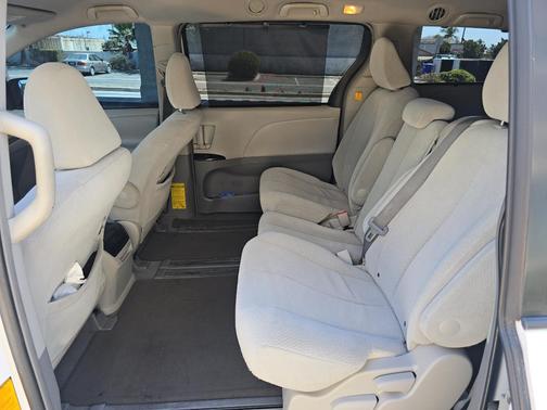 White 2011 Toyota Sienna LE
