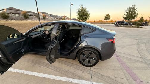 2023 Tesla Model 3 Base