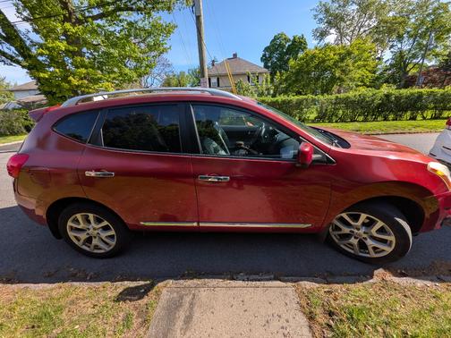 Red 2012 Nissan Rogue SV w/SL Pkg