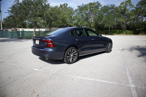 2021 Volvo S60 T5 Momentum