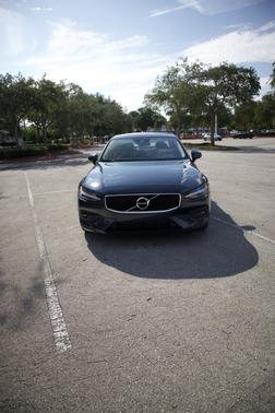 2021 Volvo S60 T5 Momentum