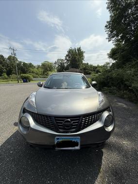 Gray 2011 Nissan Juke SL