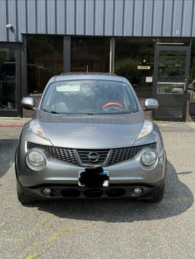 Gray 2011 Nissan Juke SL