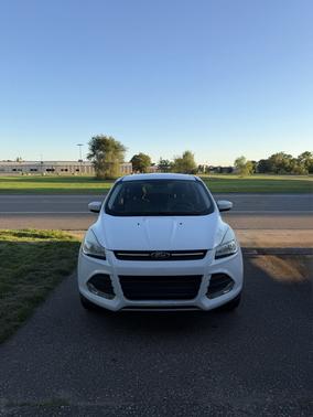 White 2013 Ford Escape SE