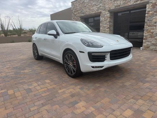 White 2017 Porsche Cayenne Cayenne Turbo