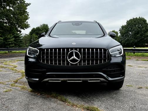 Photo 2 of 7 of 2021 Mercedes-Benz GLC 300 Base 4MATIC