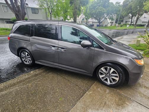 Gray 2014 Honda Odyssey Touring
