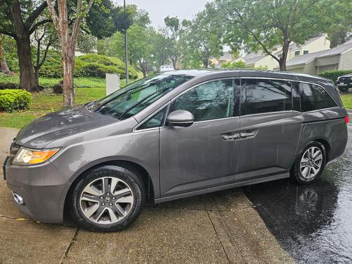 Gray 2014 Honda Odyssey Touring
