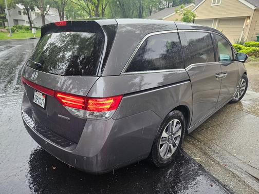 Gray 2014 Honda Odyssey Touring