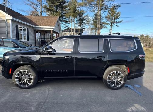 2022 Jeep Grand Wagoneer Series III