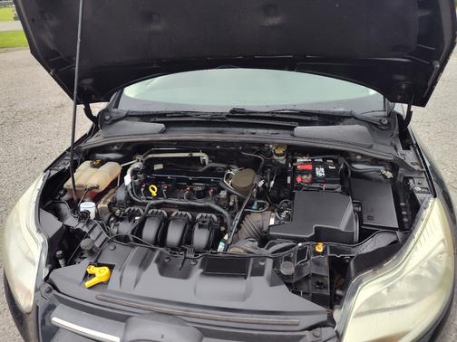 Black 2014 Ford Focus SE