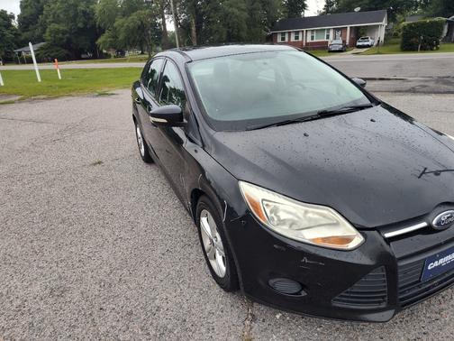Black 2014 Ford Focus SE