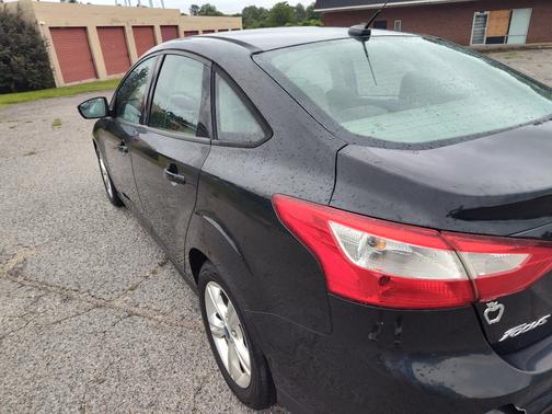 Black 2014 Ford Focus SE