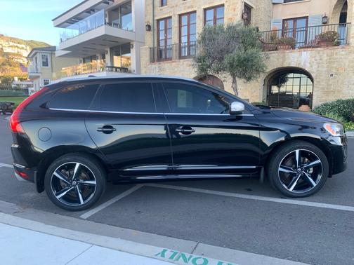 2015 Volvo XC60 T6 R-Design Platinum