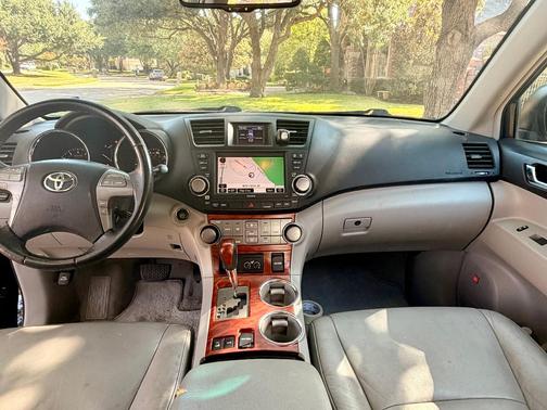 Gray 2010 Toyota Highlander Limited