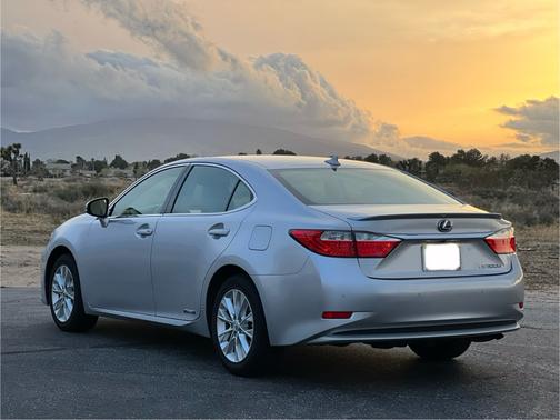 2013 Lexus ES 300h Base