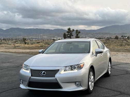 2013 Lexus ES 300h Base
