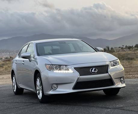2013 Lexus ES 300h Base