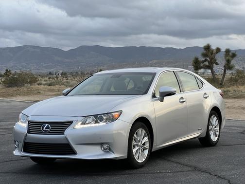 2013 Lexus ES 300h Base