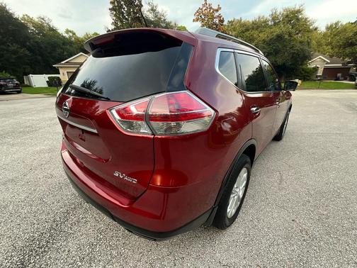 Red 2016 Nissan Rogue SV