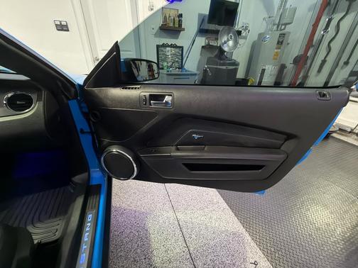 Blue 2010 Ford Mustang GT Premium