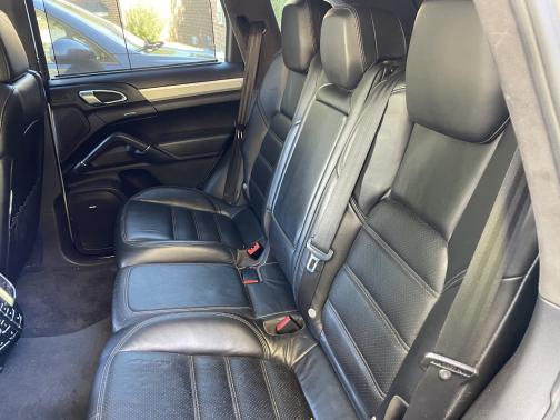 2011 Porsche Cayenne Cayenne Turbo
