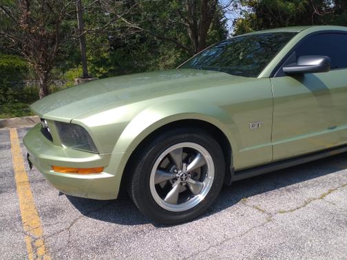 2006 Ford Mustang Base