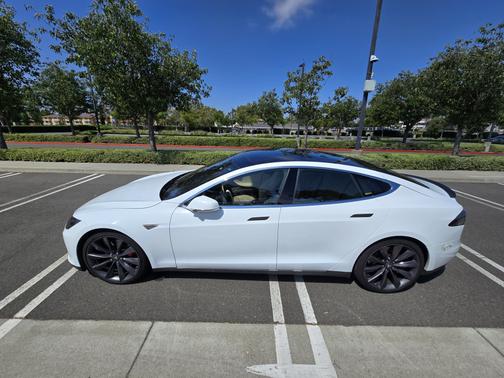 2014 Tesla Model S P85D