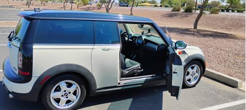 2011 MINI Cooper Clubman Base