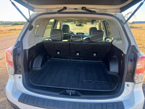 White 2018 Subaru Forester 2.5i Touring